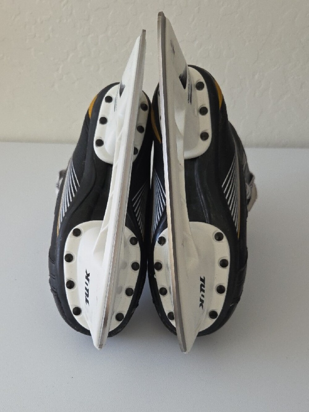 Bauer (Youth/Big Boy) Hockey Skates - Picture 7 of 15